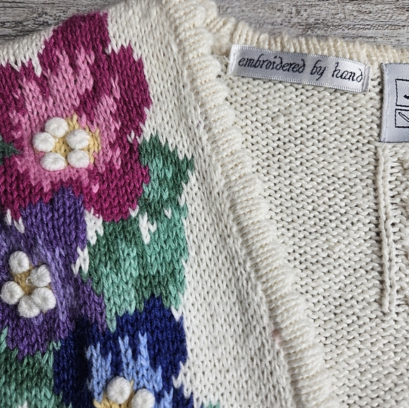 Jantzen Classics Handknit Vintage Sweater Vest Cream With Florals Size XL - Picture 3 of 14